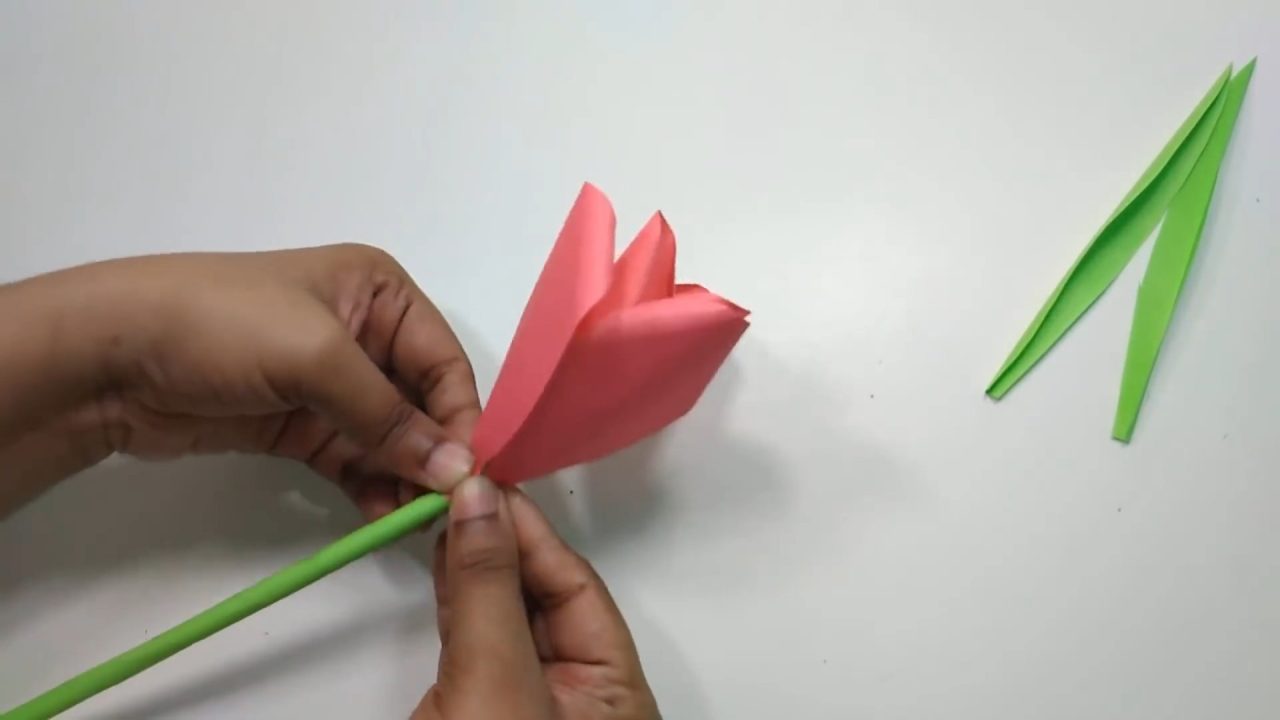 Тюльпан из бумаги: смогут даже дети