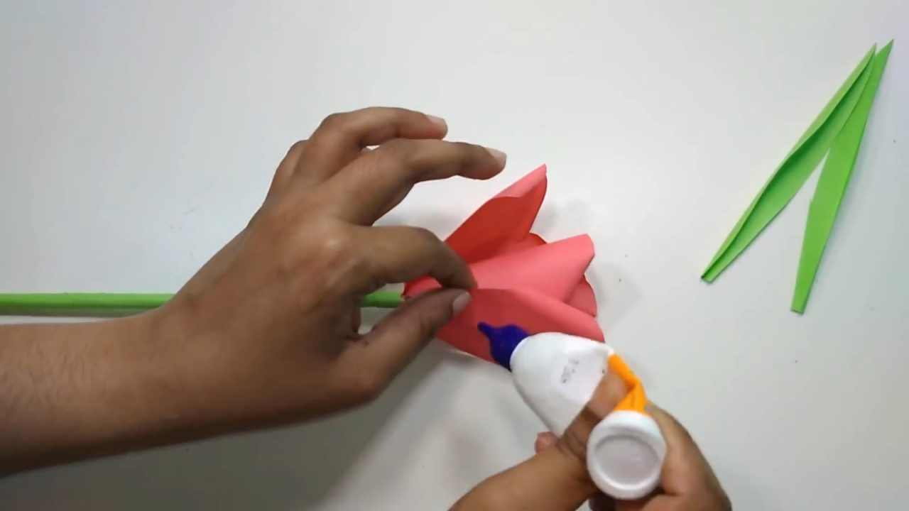 Тюльпан из бумаги: смогут даже дети