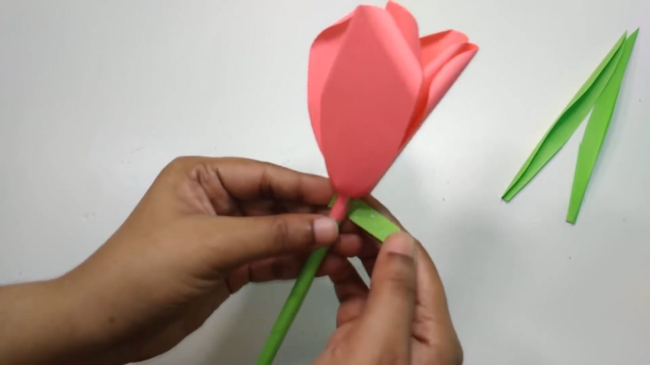 Тюльпан из бумаги: смогут даже дети