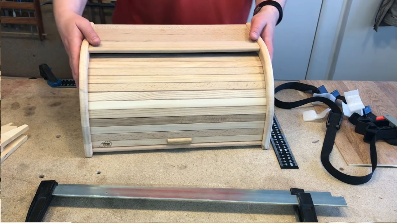 Удобная и стильная деревянная хлебница своими руками