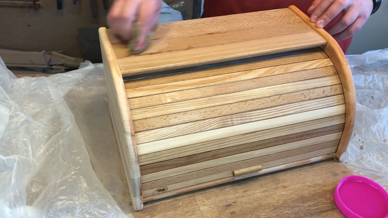 Удобная и стильная деревянная хлебница своими руками