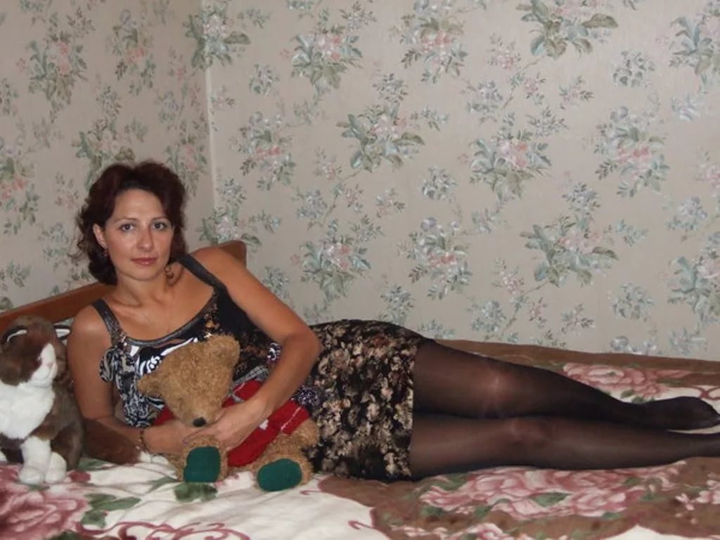 Русская дает одноклассникам. Зрелая богатая. Женщины в возрасте из соцсетей. Частный фотоальбом женщины.